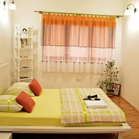 Dunja Apartamento *